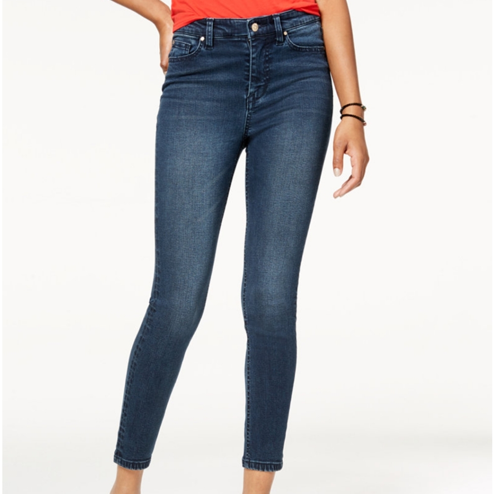 Celebrity pink high rise ankle jeans